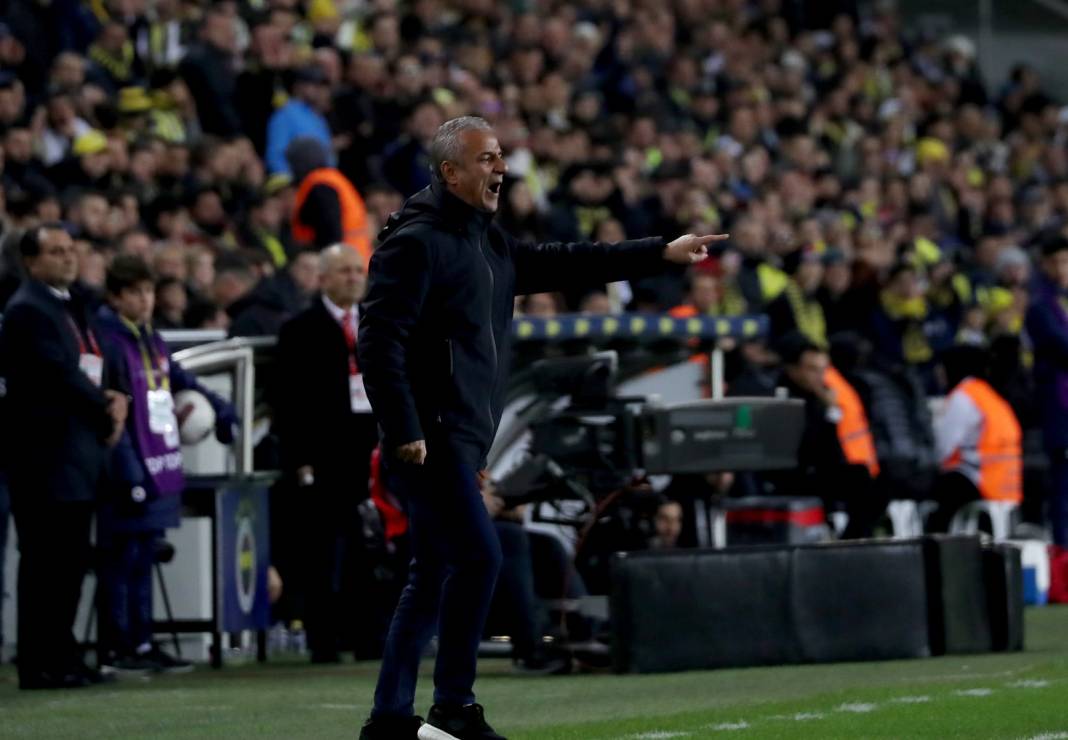 Fenerbahçe Fatih Karagümrük maçından çok özel fotoğraflar: Geri dönüş coşkusu tribünlere böyle yansıdı 48